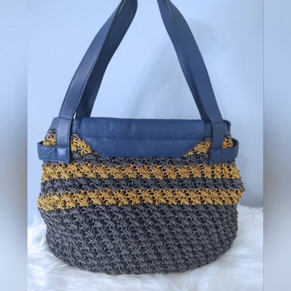 Burberry raffia straw woven bag EUC w/COA - Picture 3 of 8